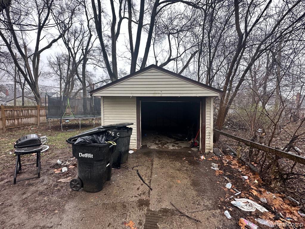 7434 CLAYBURN Street, Detroit, MI 48228 — Photo 11