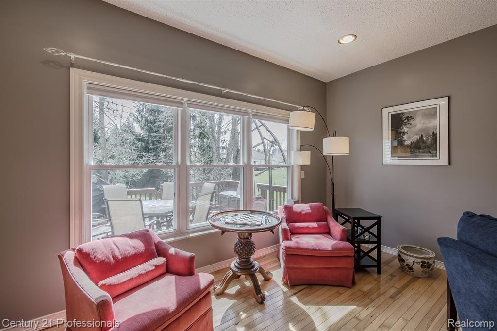 5492 E Alyssa Court, White Lake, MI 48383 — Photo 16