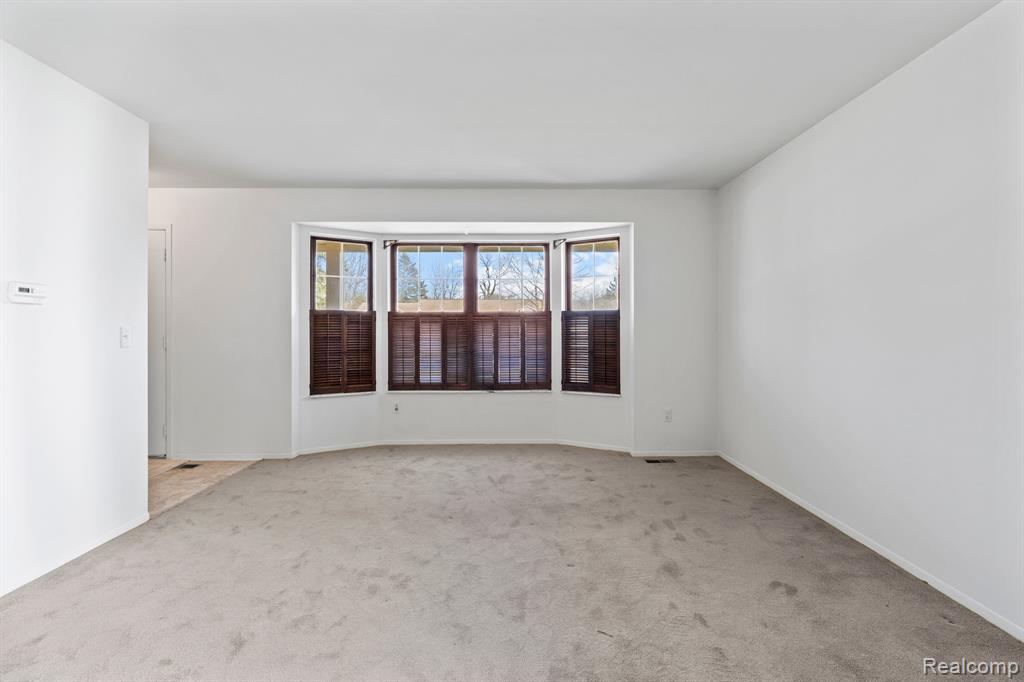 643 Pine Tree Court, Walled Lake, MI 48390 — Photo 6