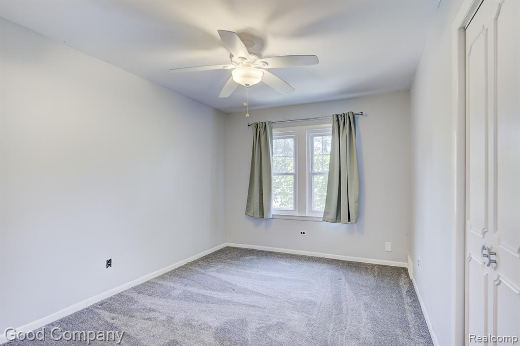 934 Lockwood Road, Royal Oak, MI 48067 — Photo 40