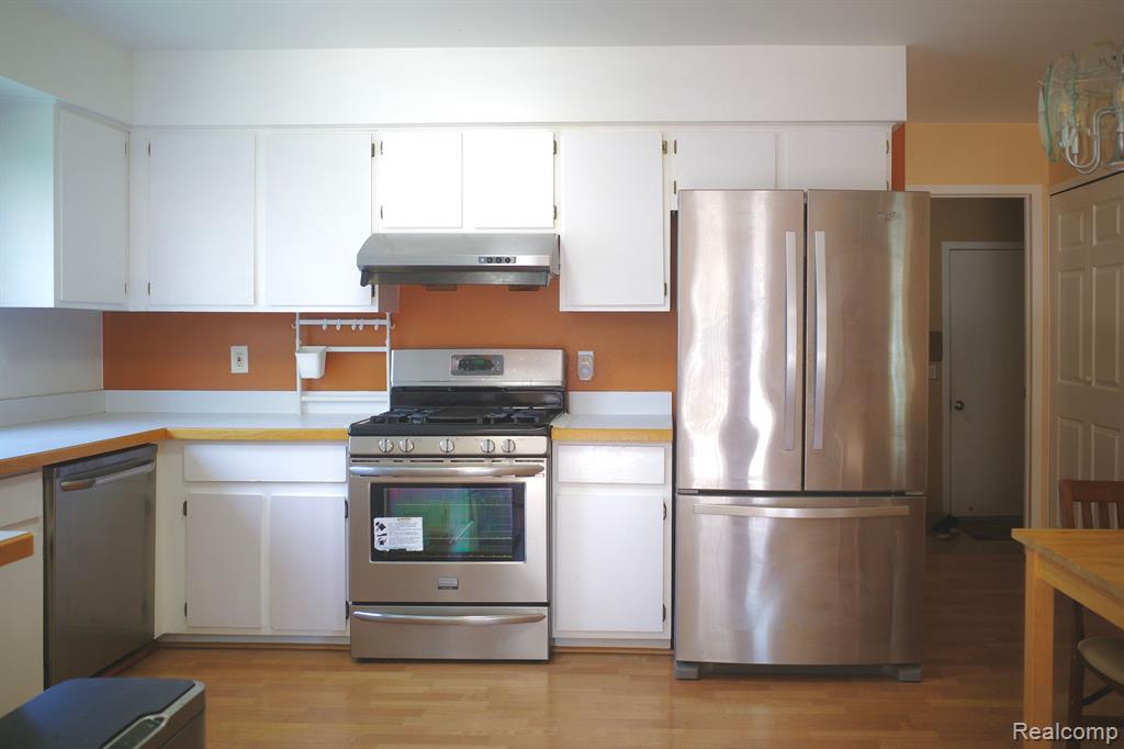 41425 GREENWOOD Drive, Canton, MI 48187 — Photo 7