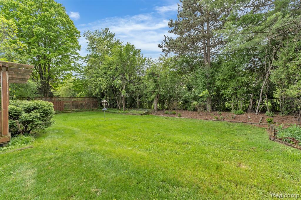 5772 Perrytown Drive, West Bloomfield, MI — Photo 54