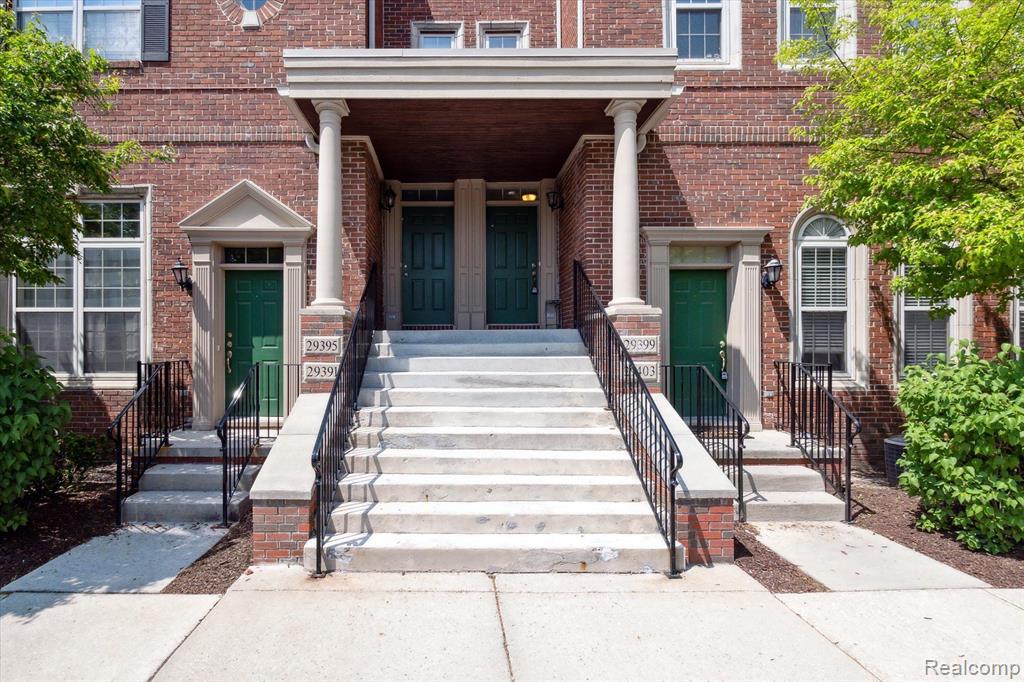 29399 GLEN OAKS Boulevard E, Farmington Hills, MI 48334 — Photo 4