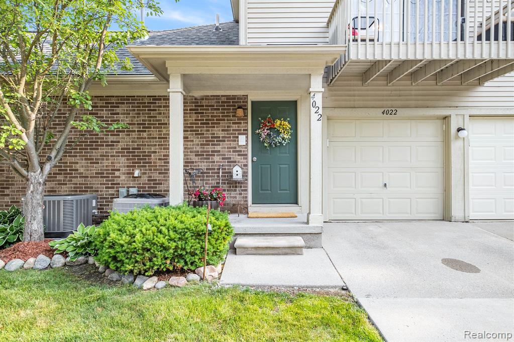 4022 Stonebridge, Holly, MI 48442 — Photo 3