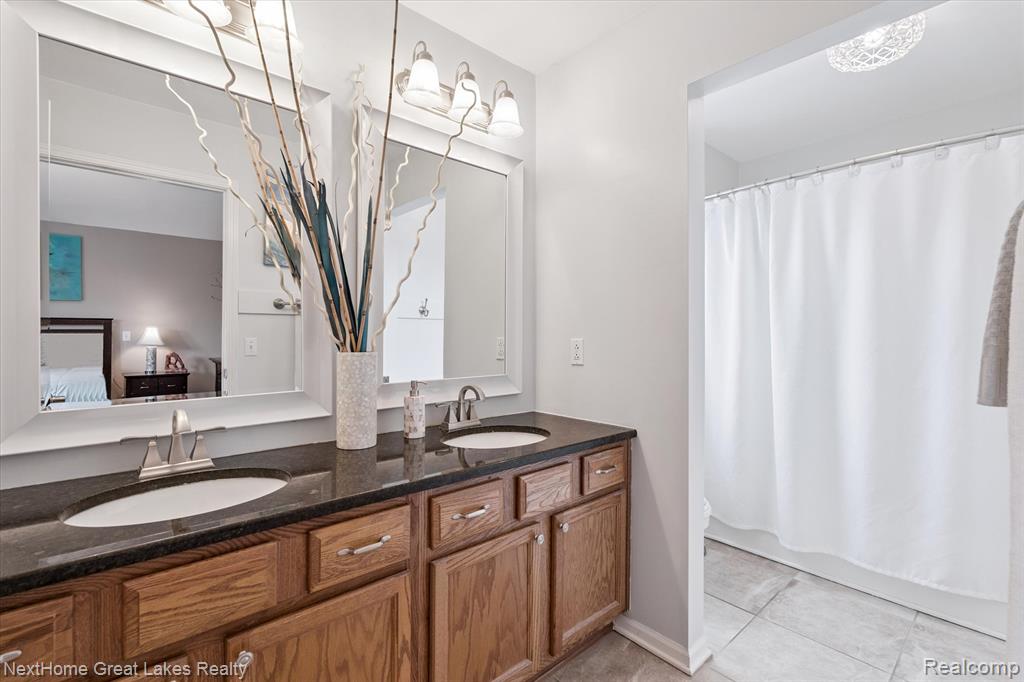 4900 Meadow Crest Circle, Holly, MI 48442 — Photo 18
