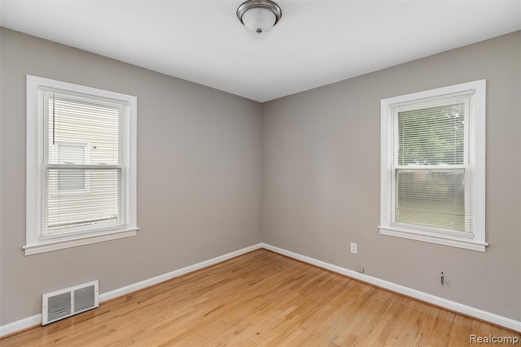 912 N Edison Avenue, Royal Oak, MI 48067 — Photo 13