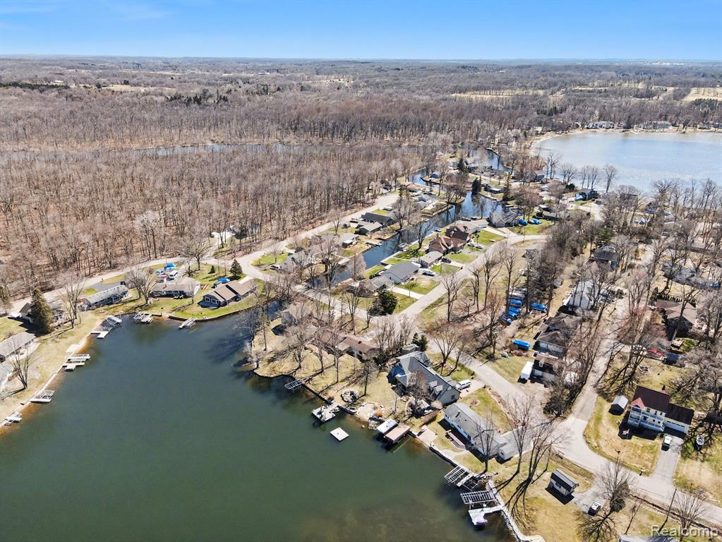11591 PLEASANT VIEW Drive, Pinckney, MI 48169 — Photo 30