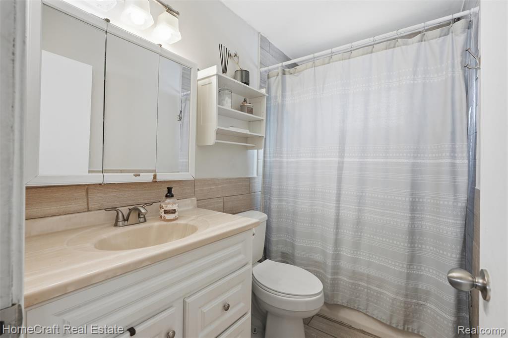 750 SOUTHAMPTON Court, Auburn Hills, MI 48326 — Photo 18
