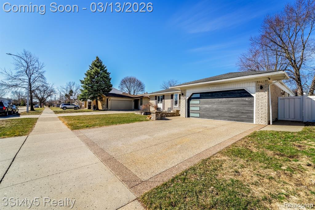 4894 Hillcrest Road, Trenton, MI 48183 — Photo 2