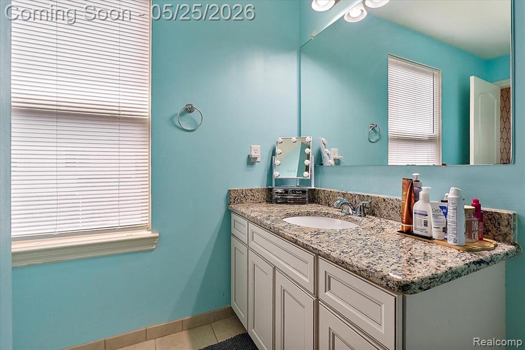 695 Dennison Court, Oakland, MI — Photo 39
