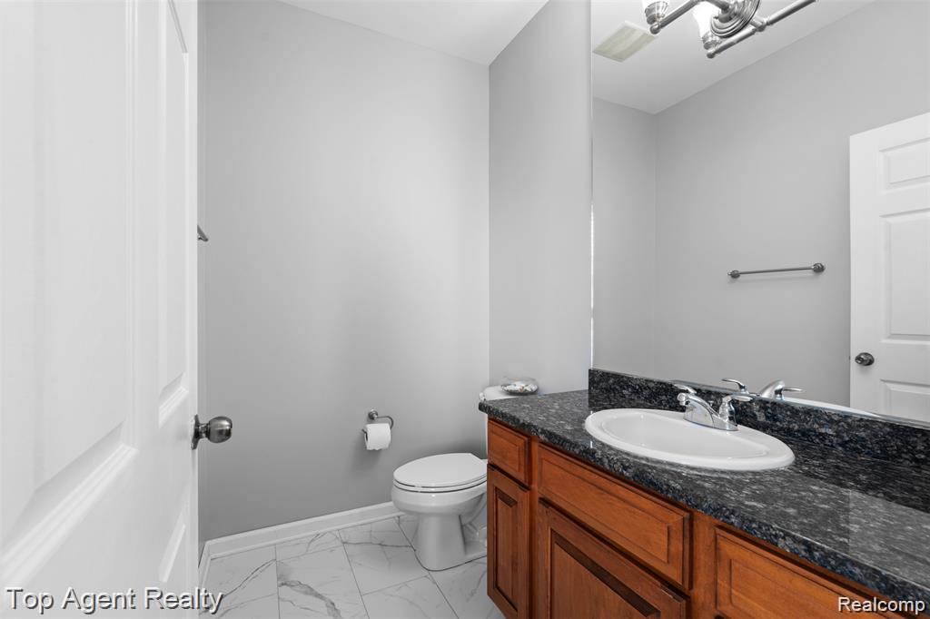 1066 Lorenzo Court, Troy, MI 48085 — Photo 35