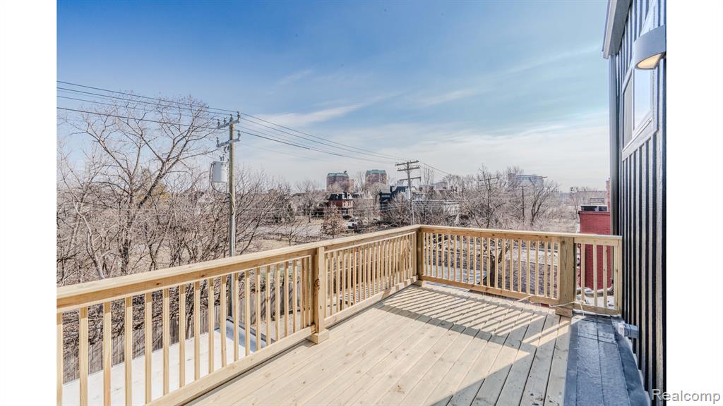 4130 TRUMBULL Street - Photo 4