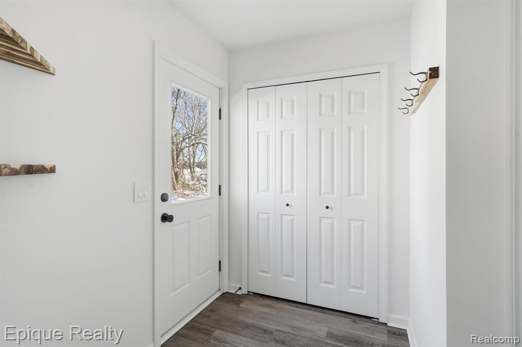 8680 Oak Hill Road, Clarkston, MI 48348 — Photo 24