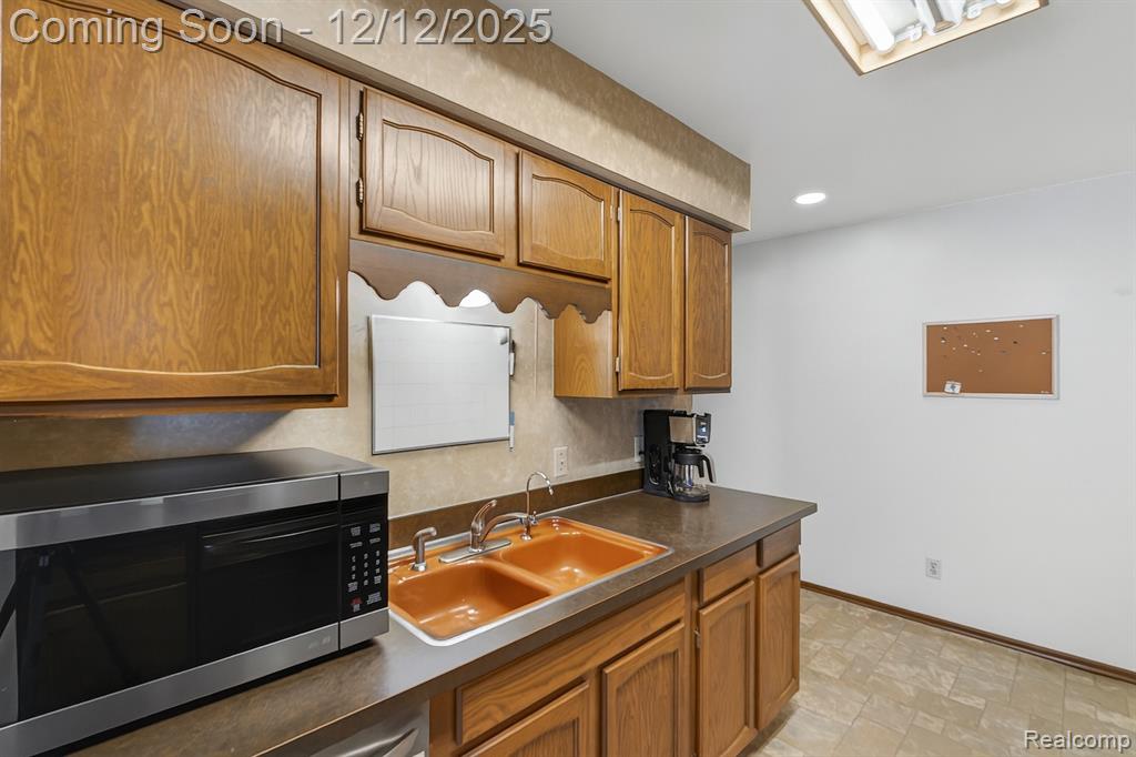 6347 Johnson Road, Flushing, MI 48433 — Photo 10