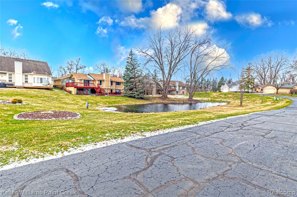 5700 Point Of The Woods Drive, West Bloomfield, MI 48324 — Photo 70