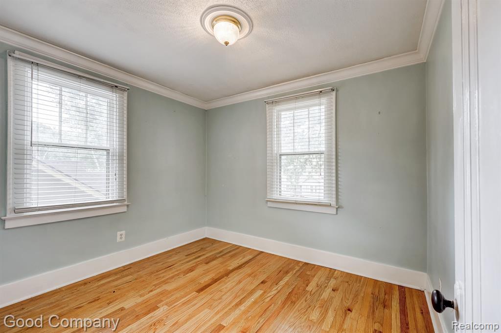 714 W HAZELHURST Street, Ferndale, MI 48220 — Photo 16