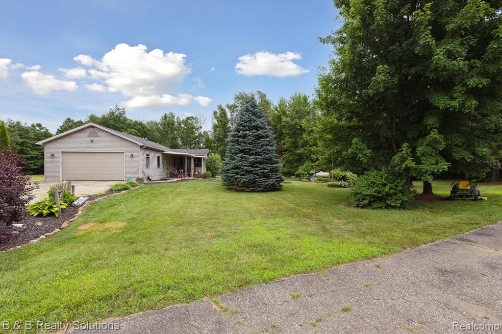 2264 Dodds Road, North Branch, MI 48461 — Photo 29