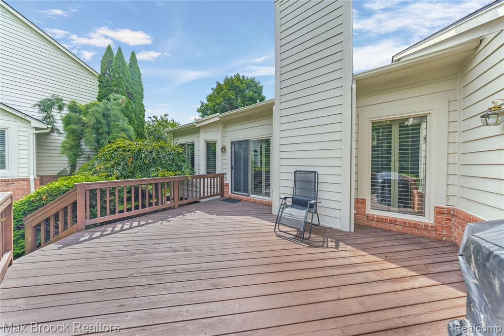 5015 Lake Vista Drive, West Bloomfield, MI 48323 — Photo 48