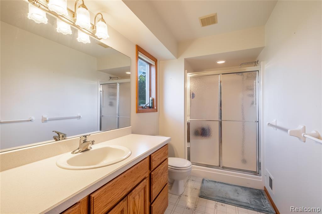 5355 Wyndemere Common Square, Swartz Creek, MI 48473 — Photo 19