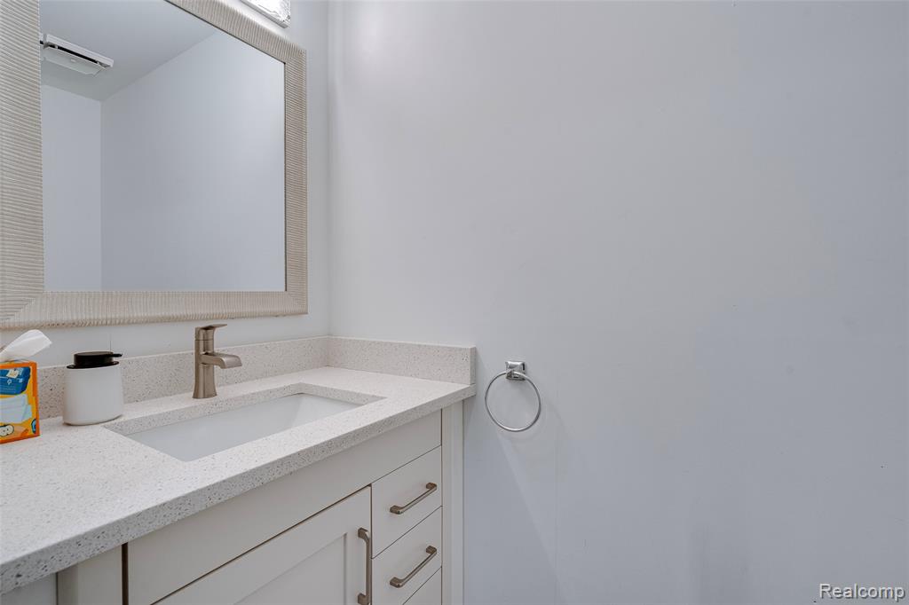 6265 Potomac Circle, West Bloomfield, MI — Photo 39