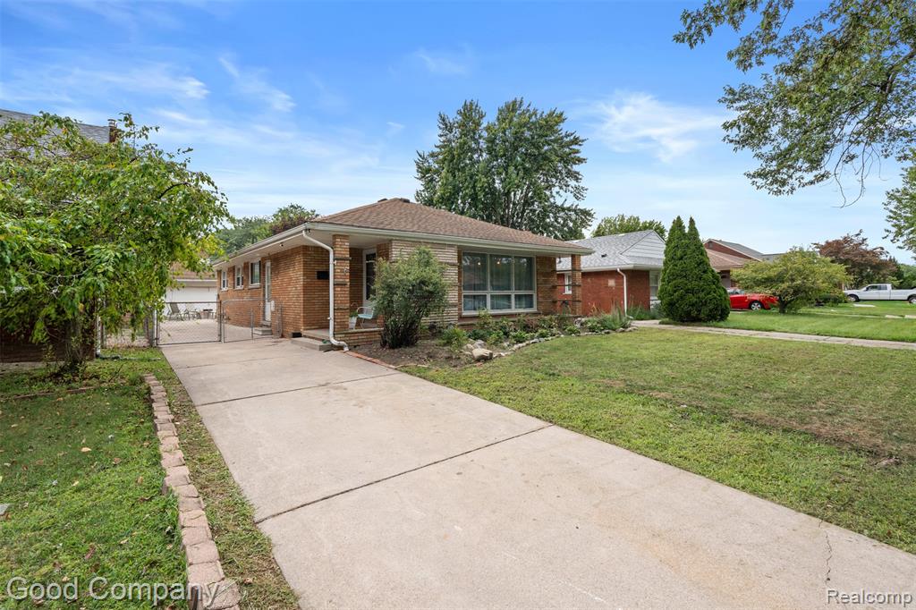 20428 Lennon Street, Harper Woods, MI 48225 — Photo 40