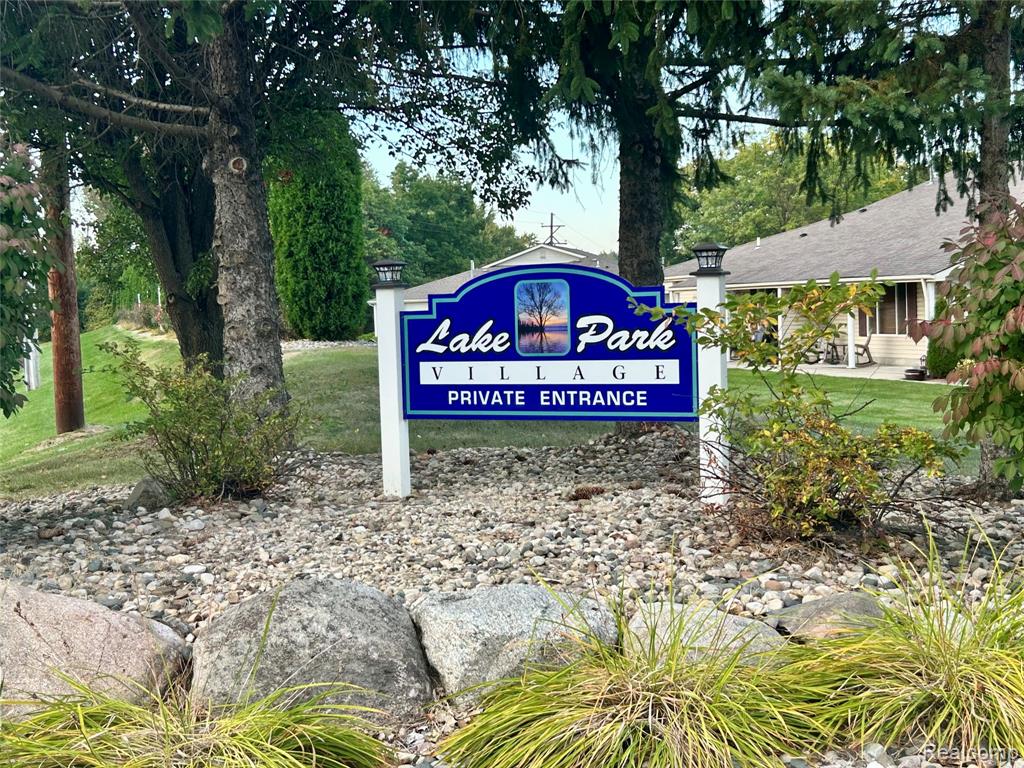 9545 Woodside Circle, Grand Blanc, MI 48439 — Photo 36