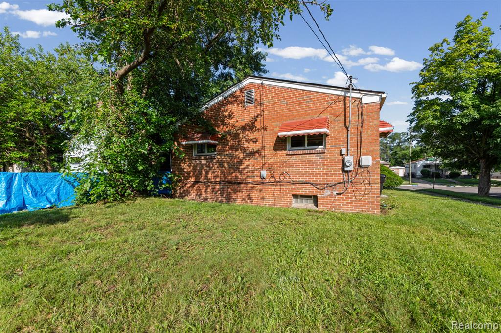 1601 S Bassett Street, Detroit, MI 48217 — Photo 23