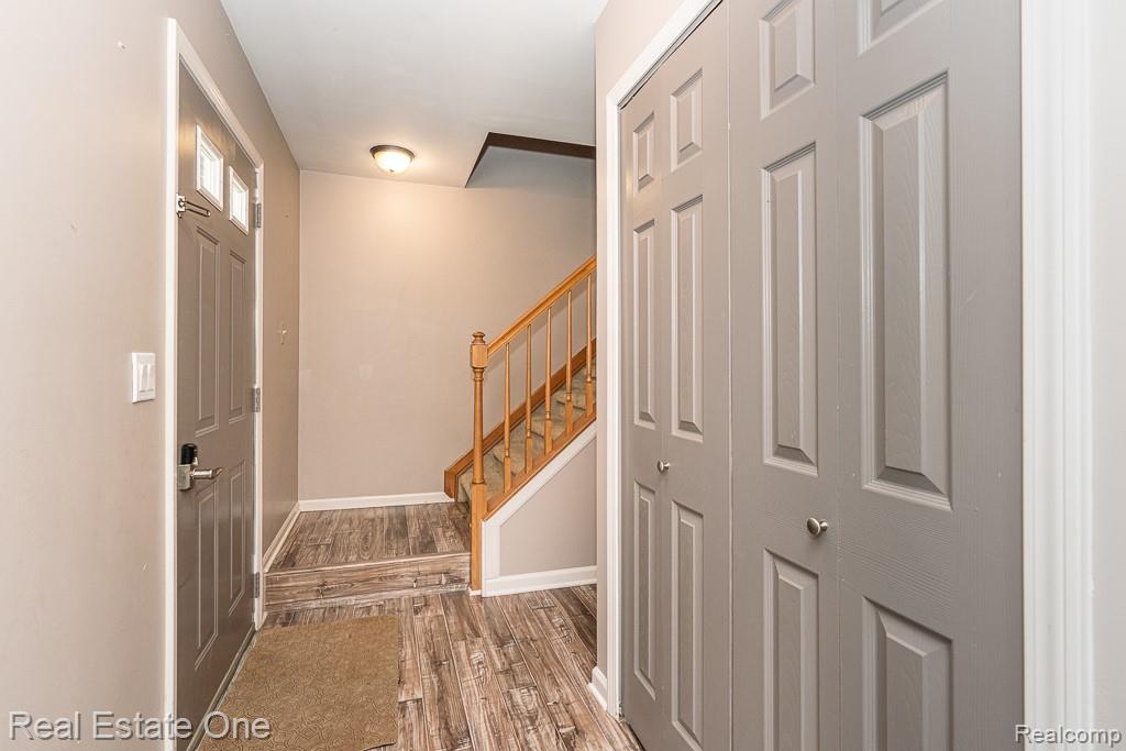 668 Sherry Drive, Lake Orion, MI 48362 — Photo 6