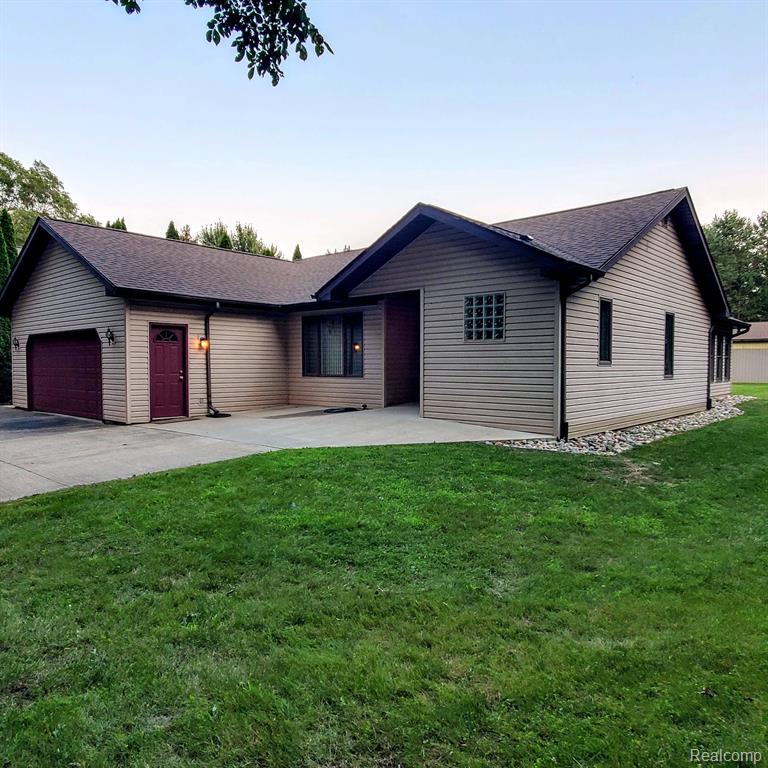 6380 E Pierson Rd Road, Flint, MI 48506 — front exterior