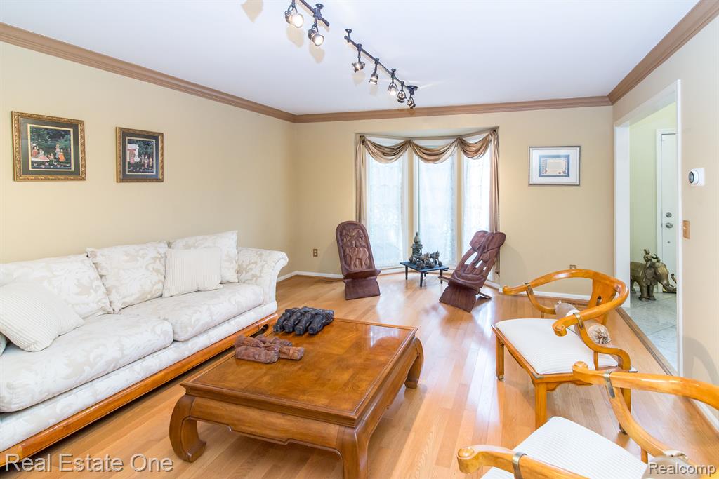 4088 PARKSTONE Court, Troy, MI 48098 — Photo 45