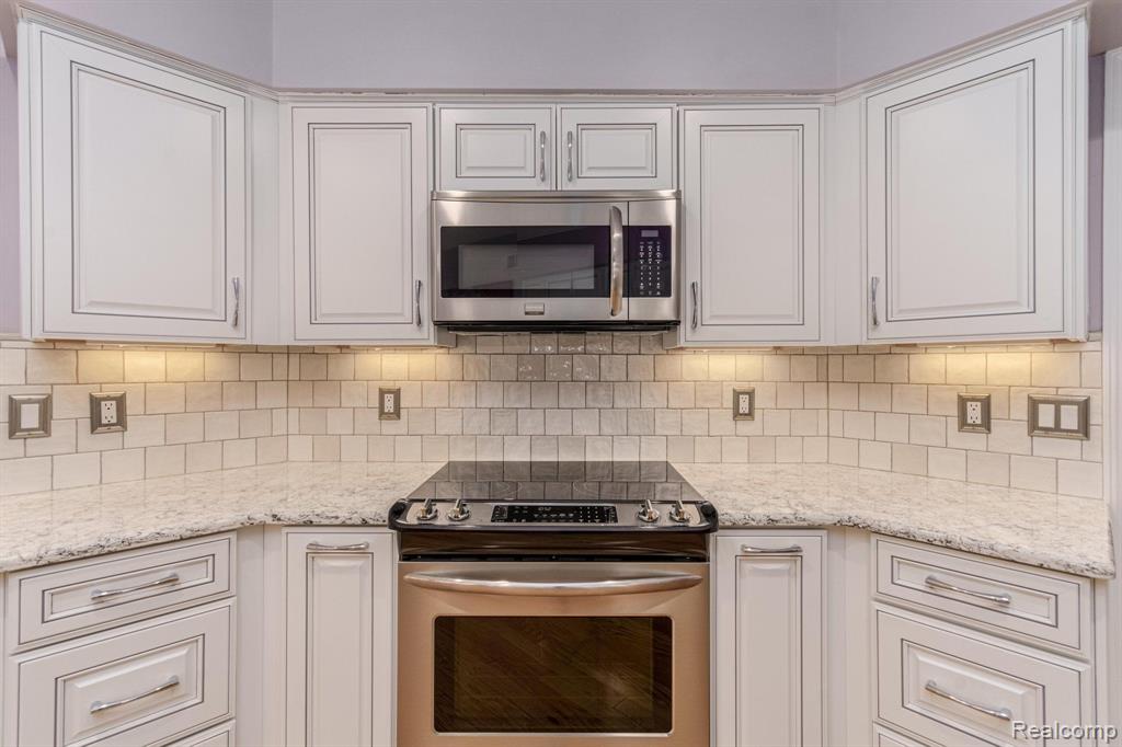 512 WYNGATE Drive, Rochester, MI 48307 — Photo 10