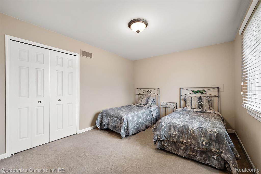 43159 La Bouquet Court, Sterling Heights, MI 48314 — Photo 57
