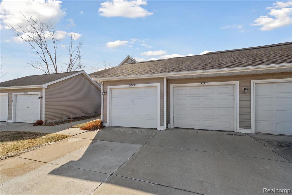 1449 HEATHERWOOD Lane, Ann Arbor, MI 48108 — Photo 41