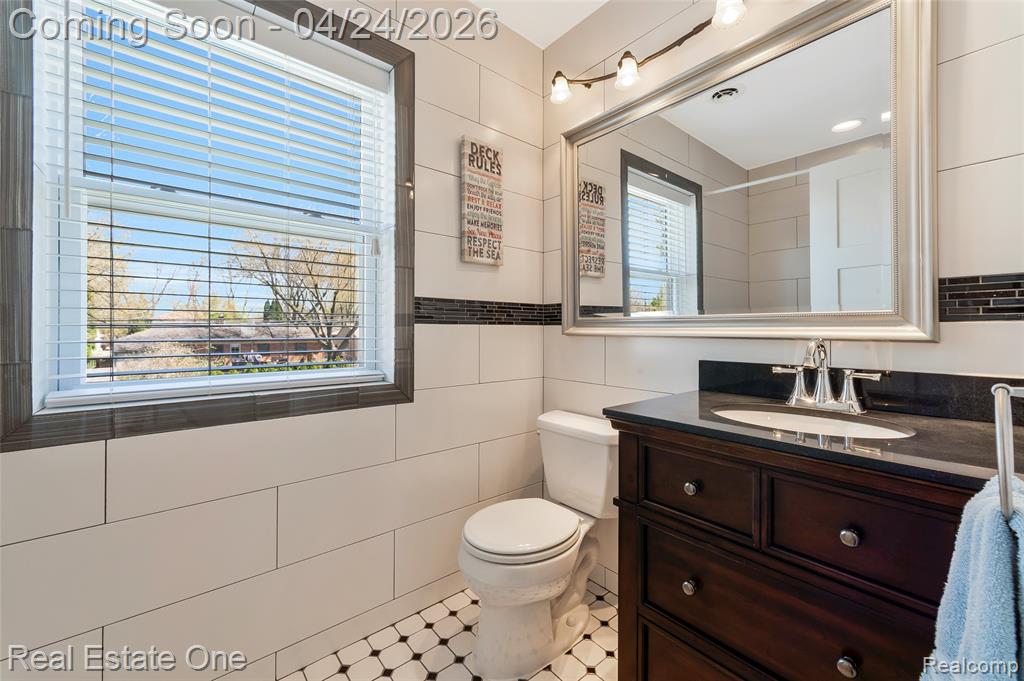 1963 Beverly Street, Sylvan Lake, MI 48320 — Photo 39