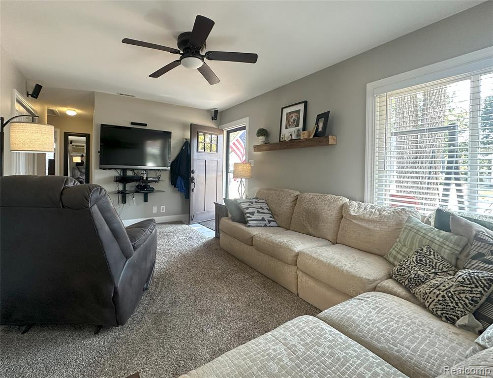 61 E Brickley, Hazel Park, MI 48030 — Photo 4