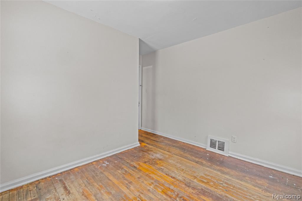 8838 Faust Avenue, Detroit, MI 48228 — Photo 14