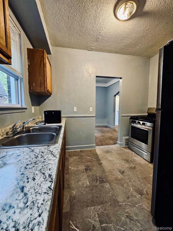 9930 BALFOUR Road, Detroit, MI 48224 — Photo 4
