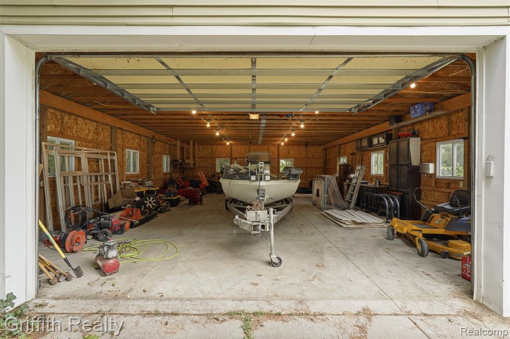 10591 Silver Lake Road, Brighton, MI 48116 — Photo 31