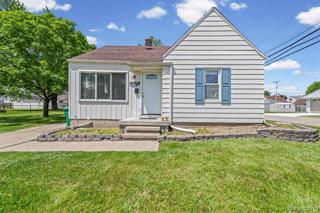 5759 Deering Street, Garden City, MI — front exterior