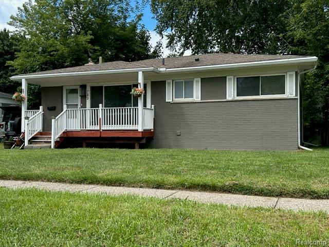 743 E Summit Street, Milford, MI 48381 — front exterior