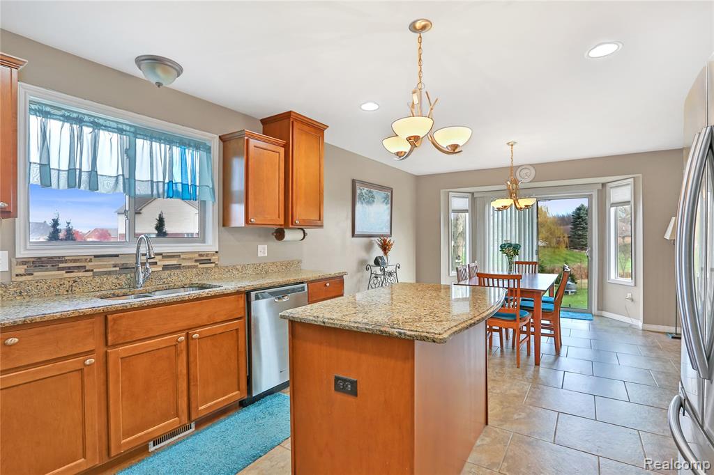 52142 Pawnee Drive, Macomb, MI 48042 — Photo 14