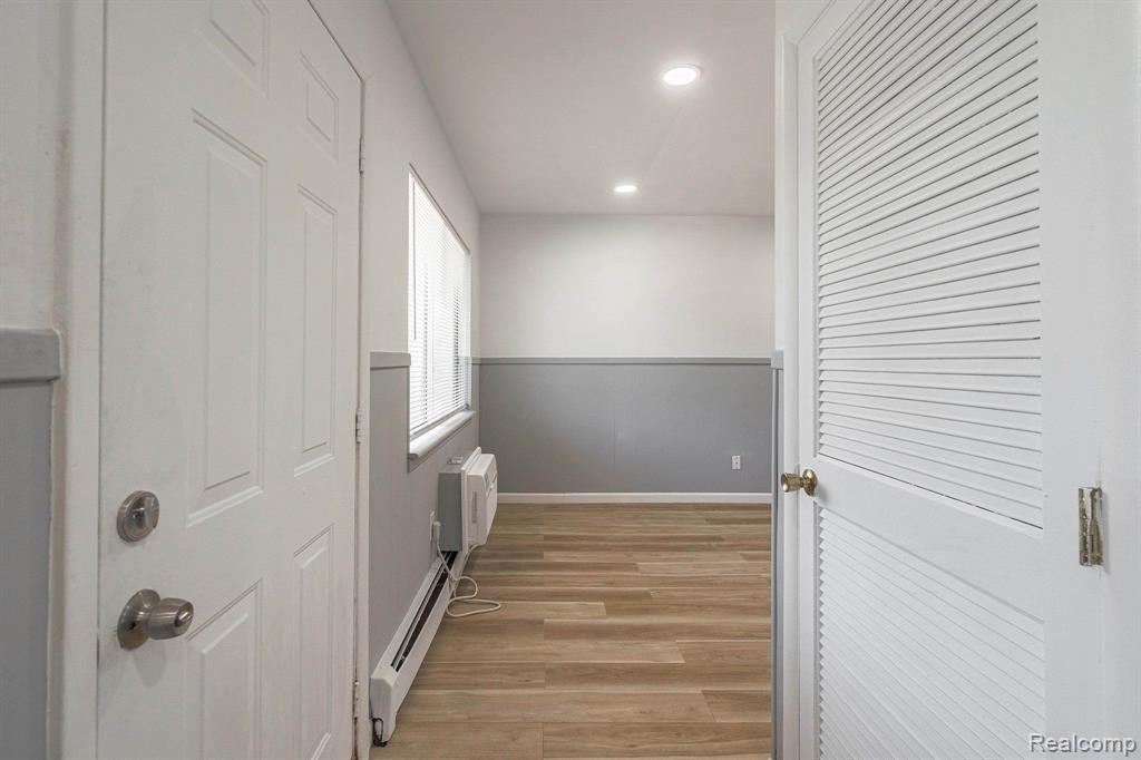 2475 S COMMERCE Road, Wolverine Lake, MI 48390 — Photo 18