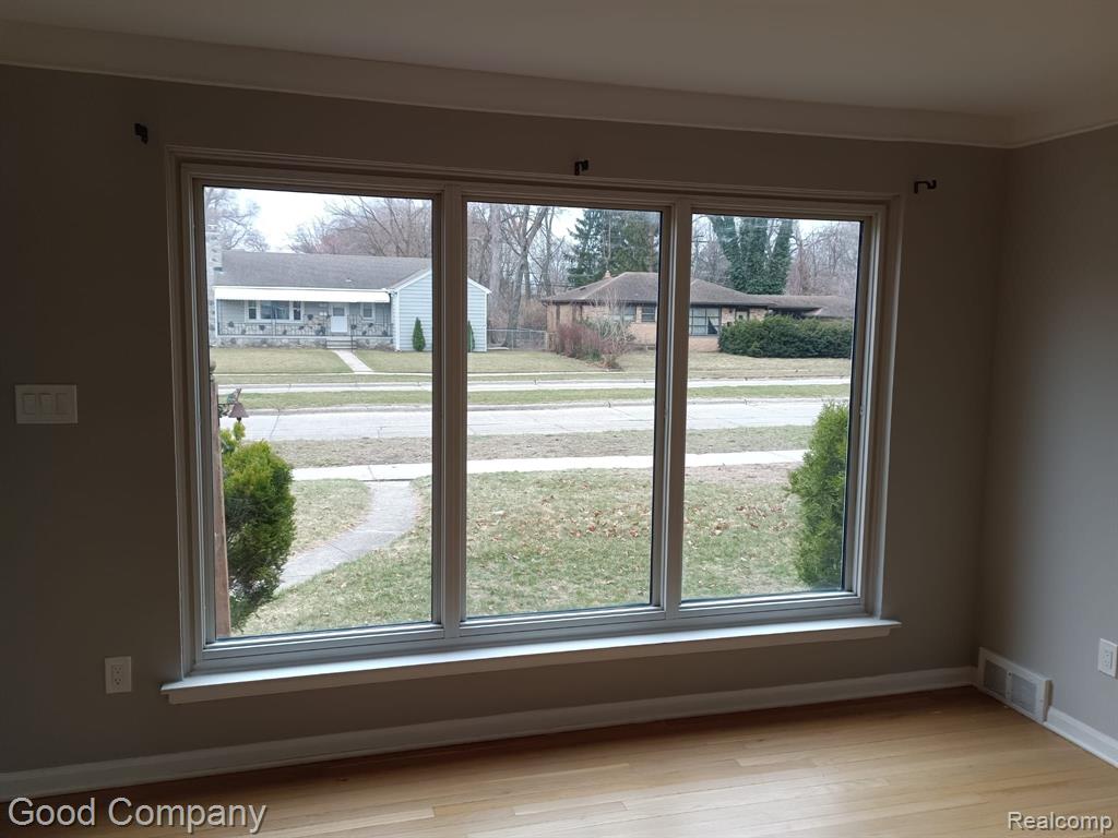 8400 OAK PARK Boulevard, Oak Park, MI 48237 — Photo 6
