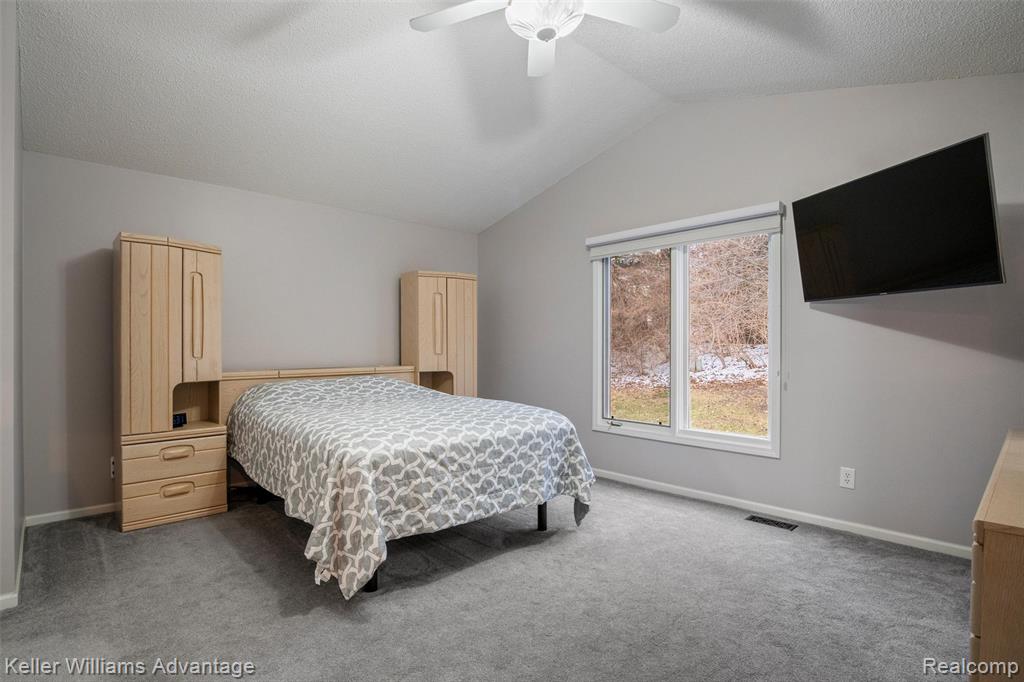 35173 Knollwood Lane, Farmington, MI 48335 — Photo 29