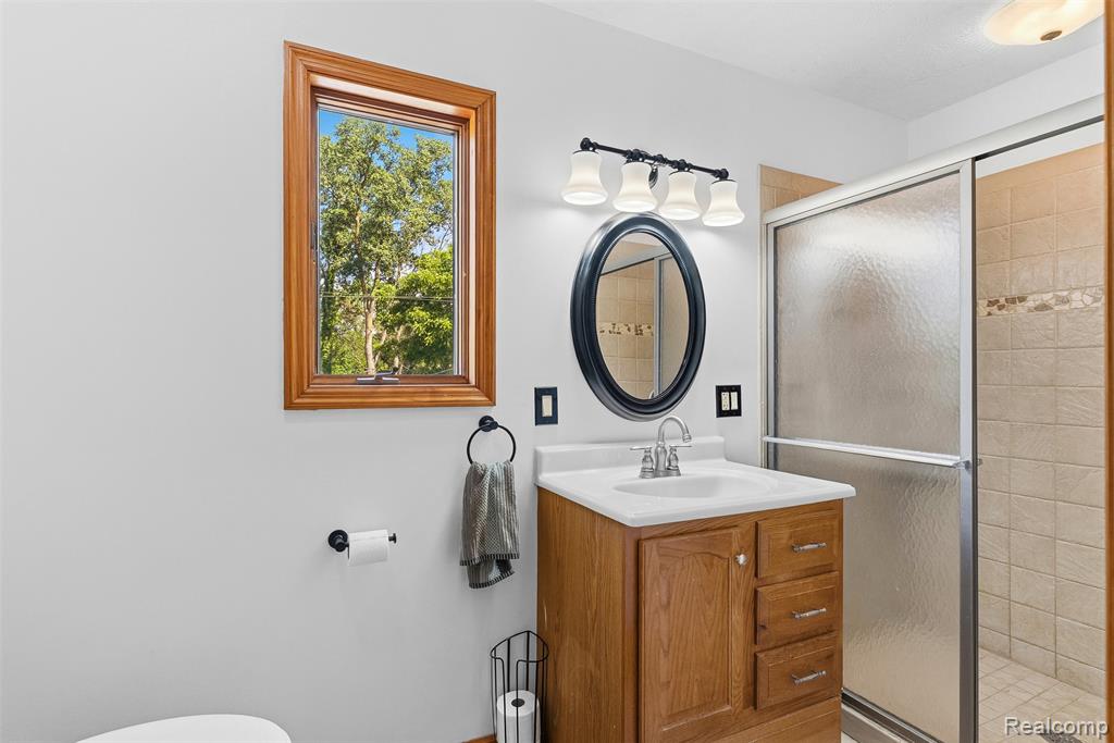 6699 E Lansing Road, Durand, MI 48429 — Photo 30