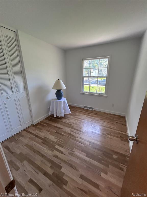 6037 BROOKWOOD Drive, Burton, MI 48509 — Photo 7