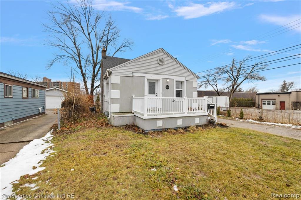 2435 Sunnyknoll Avenue, Berkley, MI 48072 — Photo 2
