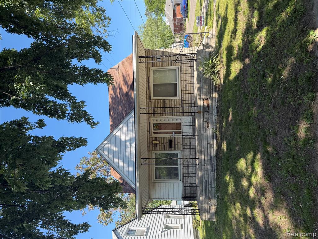 21004 Syracuse Avenue, Warren, MI 48091