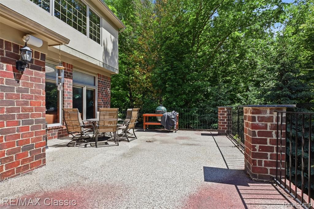 8033 Pine Ridge Court, Northville, MI 48168 — Photo 32