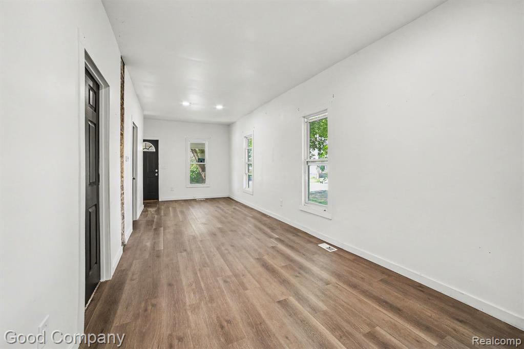 701 11th Street, Bay City, MI 48708 — Photo 2